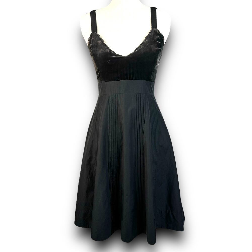 Moulinette Soeurs Black Fit and Flare Dress Velvet Top Pintuck Pleating Size 2